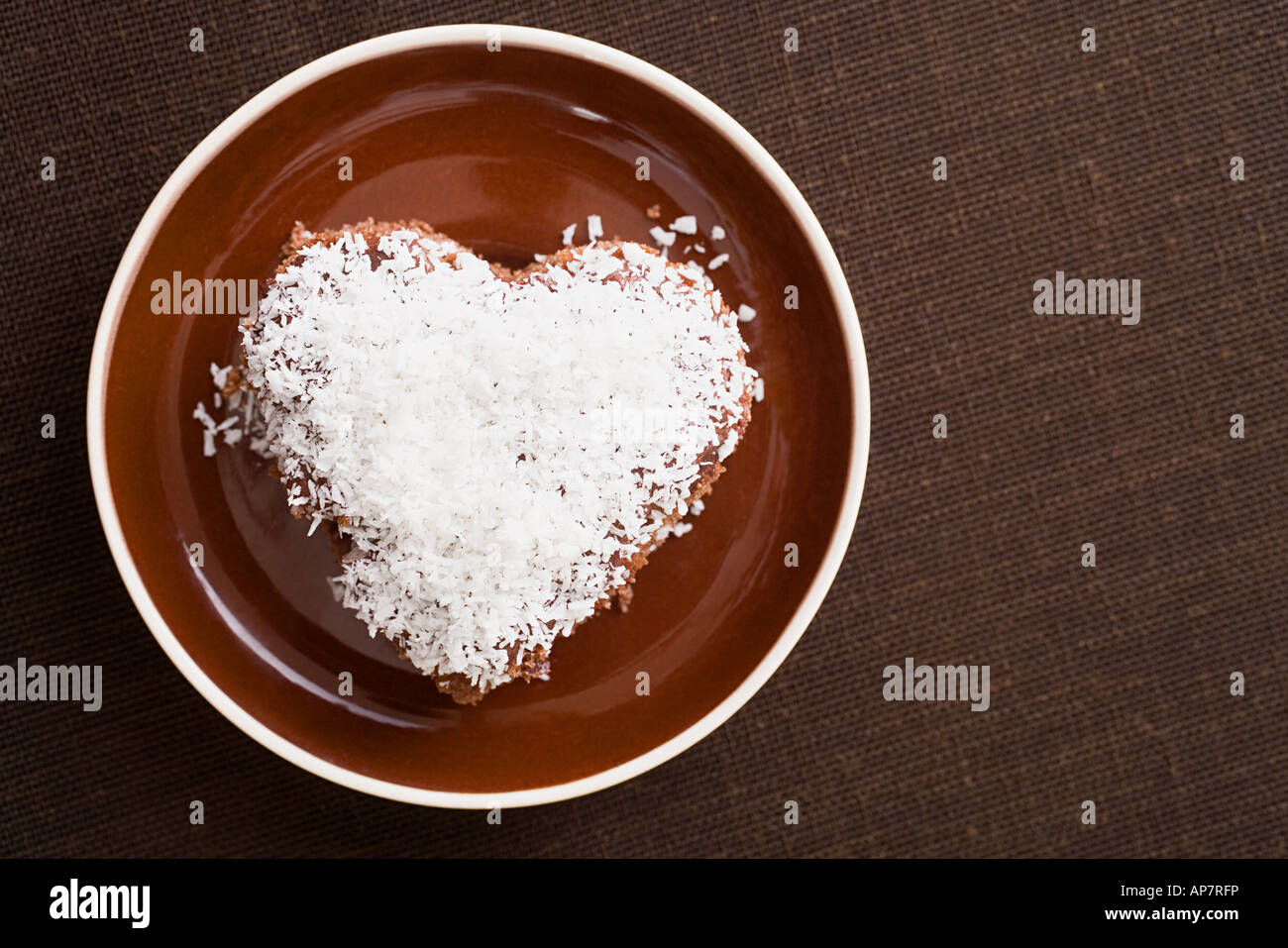 Una torta decorata in noce di cocco essicata Foto Stock