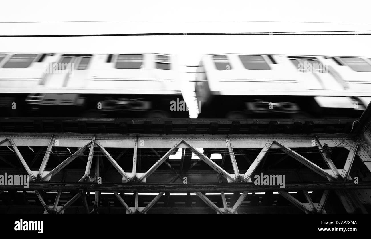 Treno di elevata downtown Chicago Illinois stock photo 163 0294 el sopra la mia testa parole chiave chicago el treno elevata downtown loop Foto Stock