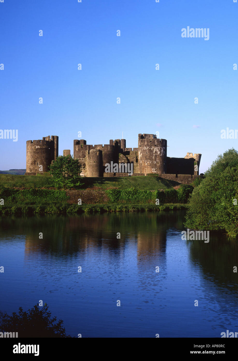 Castello di Caerphilly in estate Caerphilly South Wales UK Foto Stock