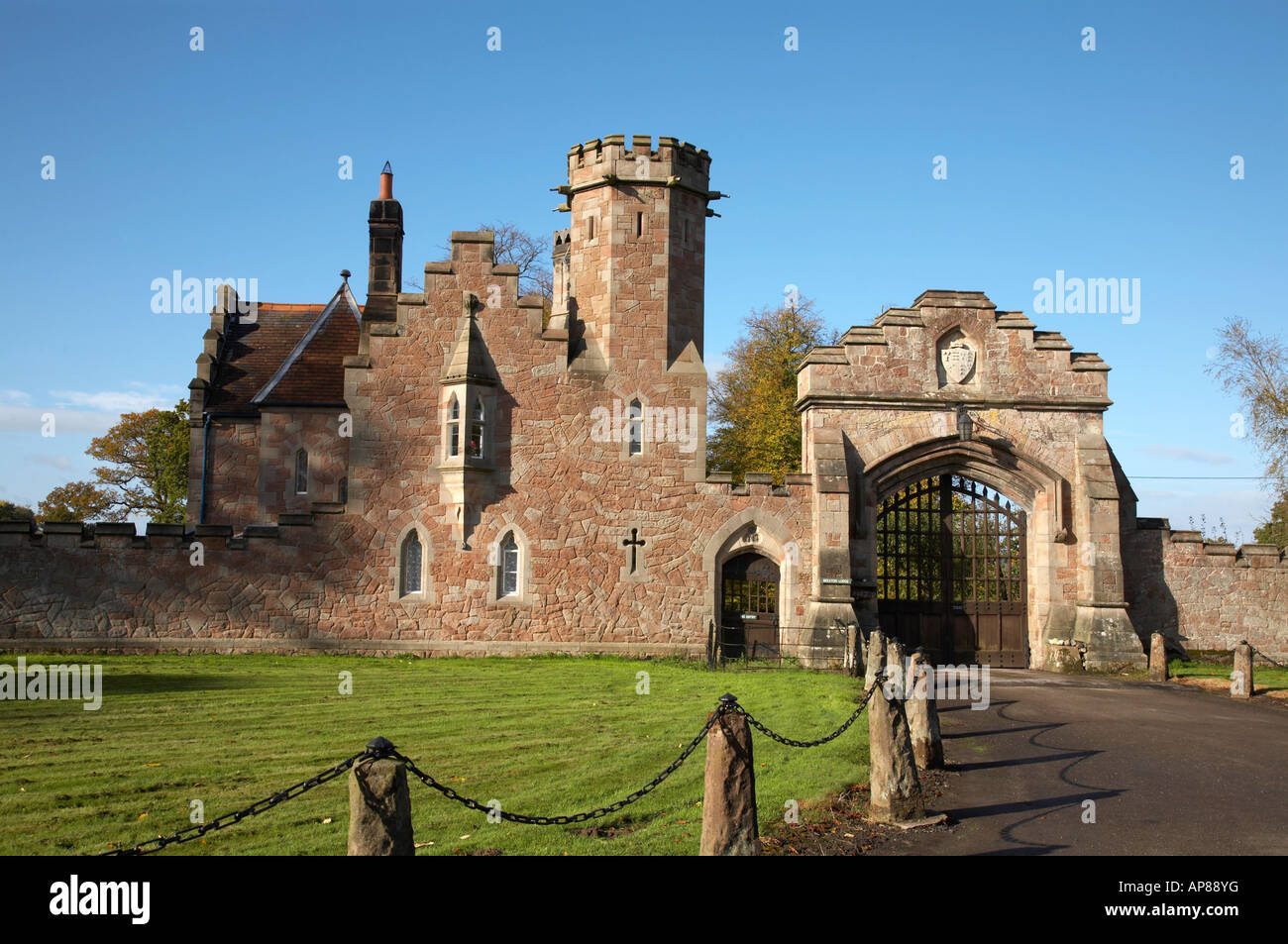 Beeston Lodge con ingresso nel Cheshire Regno Unito Foto Stock