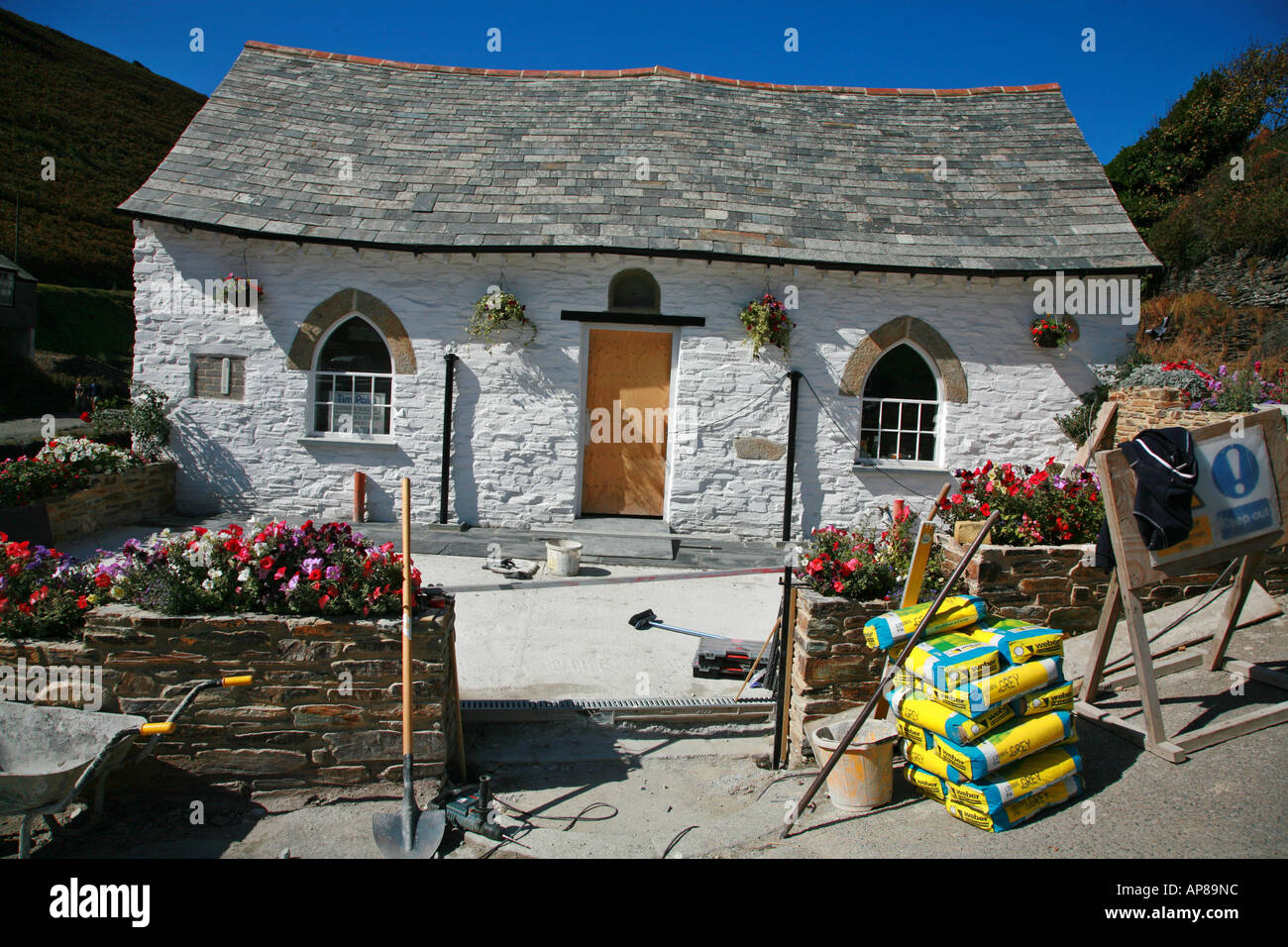 La ricostruzione dell'Harbour Lights regali in Boscastle Cornovaglia dopo che è stato completamente distrutto nel 2004 flood Foto Stock