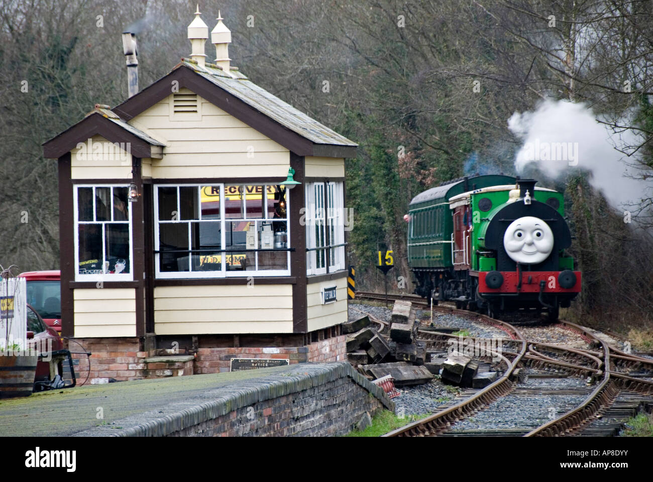 Thomas Il serbatoio del motore alla giunzione Titley, privato di una linea ferroviaria in Herefordshire, Regno Unito Foto Stock