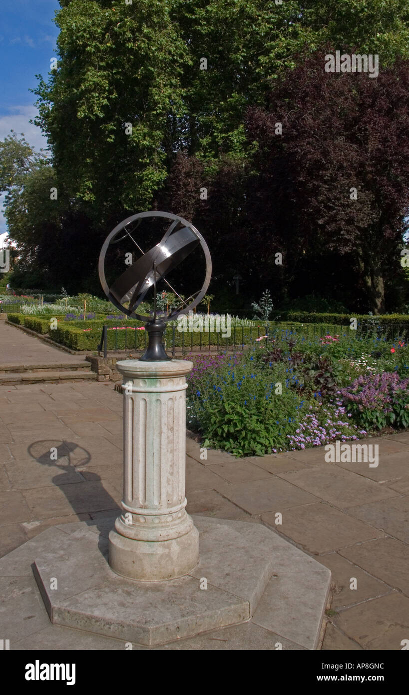 Meridiana di Holland Park London REGNO UNITO Foto Stock