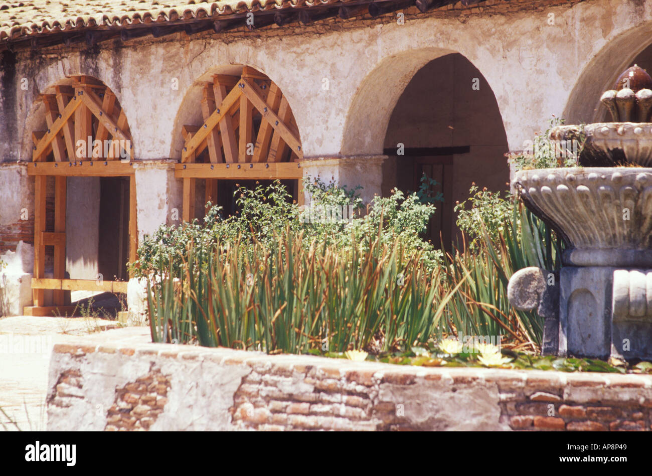I danni del terremoto la missione di San Miguel Arcangelo Paso Robles California Foto Stock