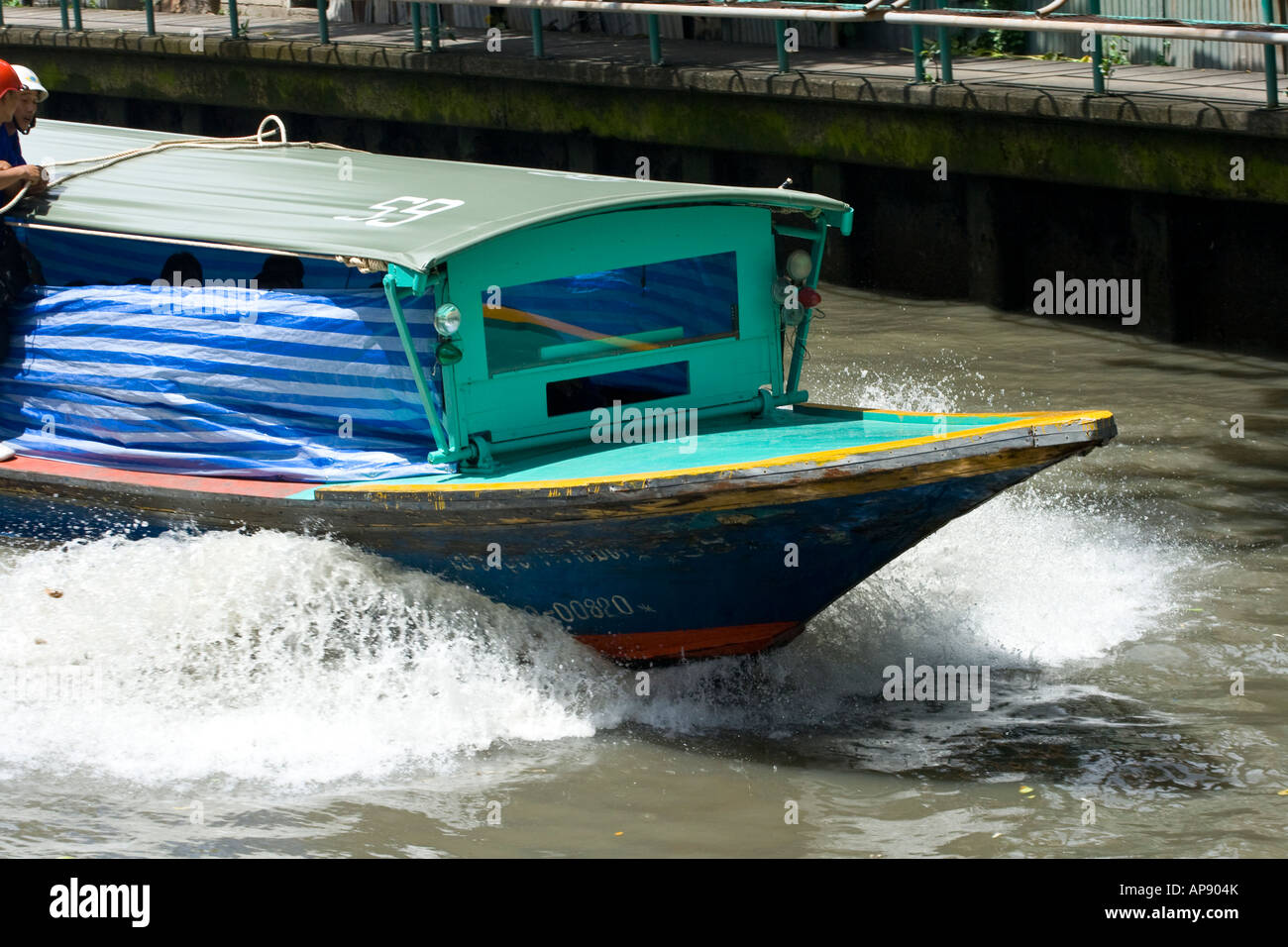 Khlong Taxi Riverboat Bangkok in Thailandia Foto Stock