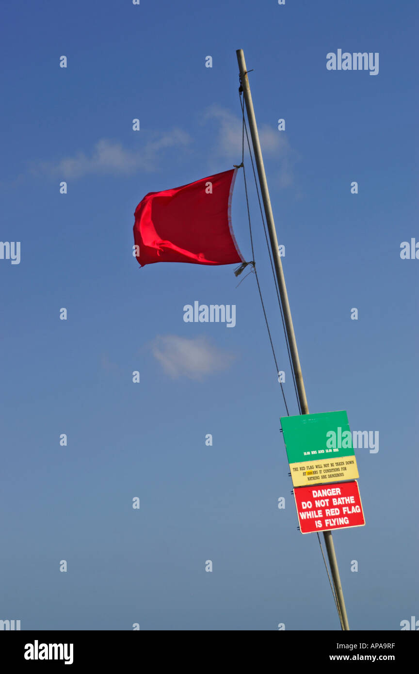 Spia rossa bandiera a Sandown Isola di Wight Foto Stock