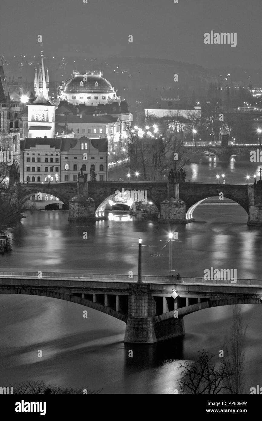 Repubblica Ceca Praga Praga ponti teatro nazionale Foto Stock