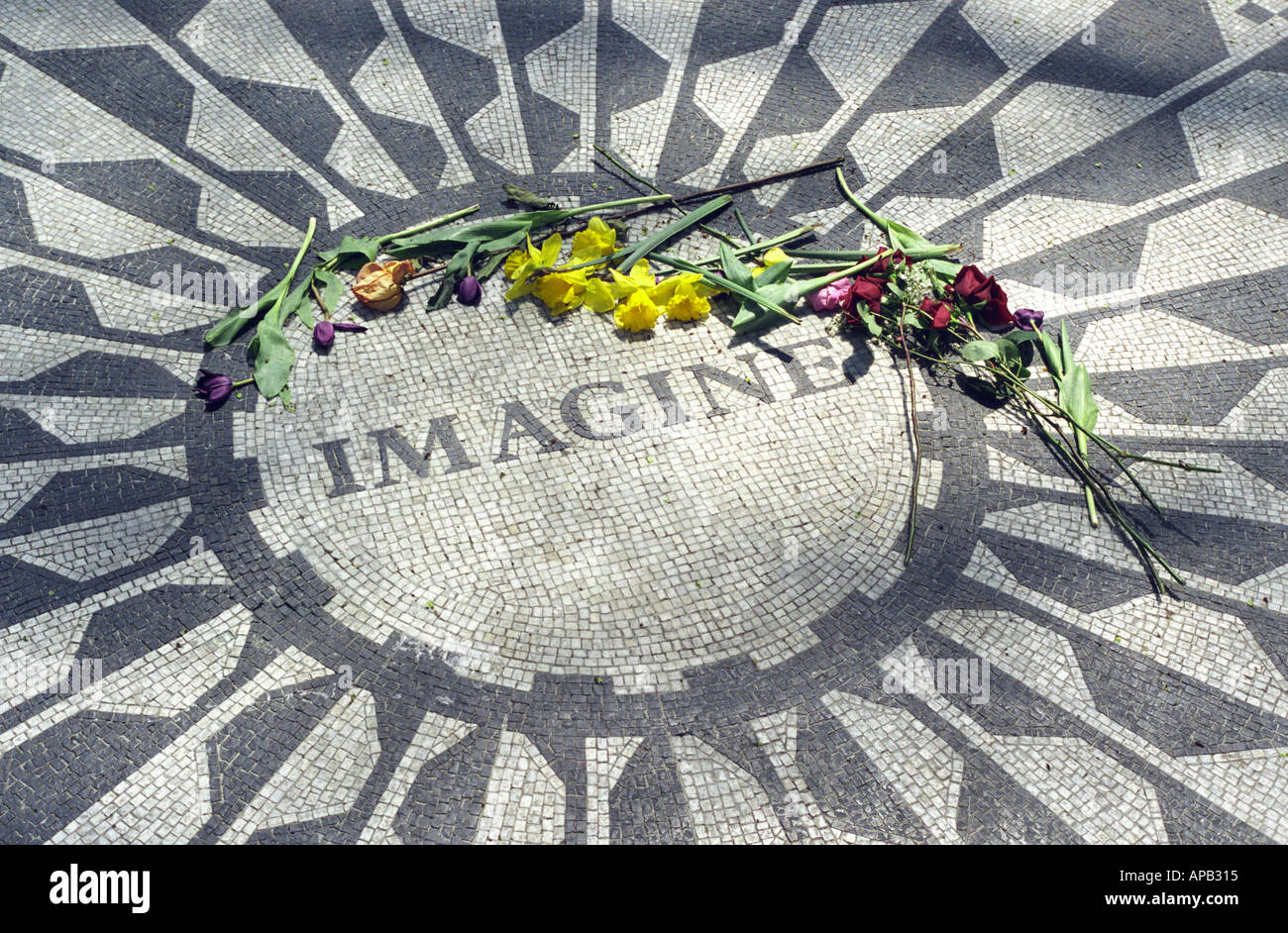 Immaginate di omaggio alla fine John Lennon in Central Park di New York City Foto Stock