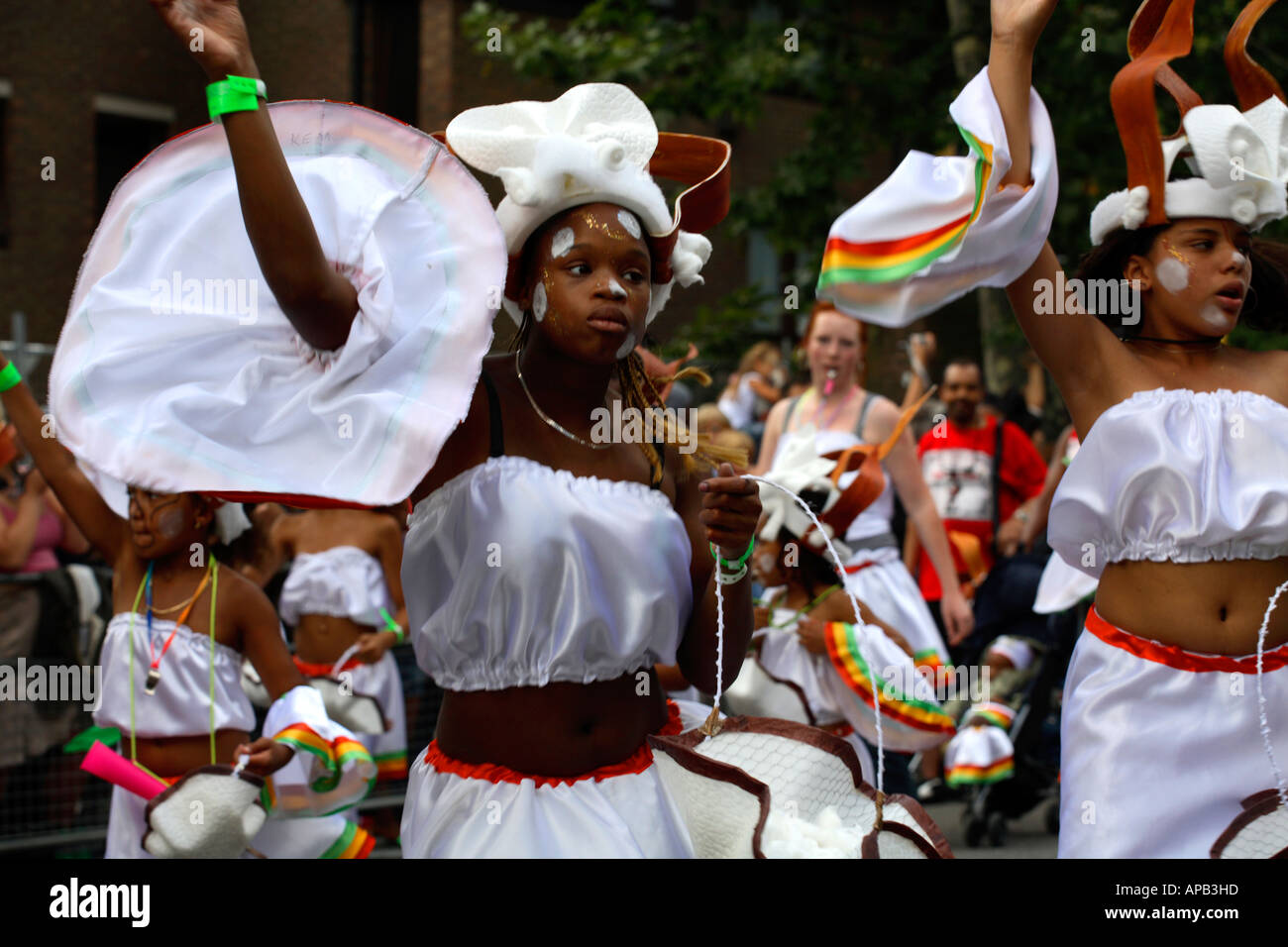 Carnevale di Notting Hill 2006, i bambini della parata del giorno Foto Stock