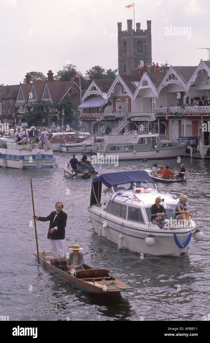 Regata Henley Royal. Henley sul Tamigi Oxfordshire Regno Unito. Alla fine di una giornata di corse.1990 1995 HOMER SYKES Foto Stock