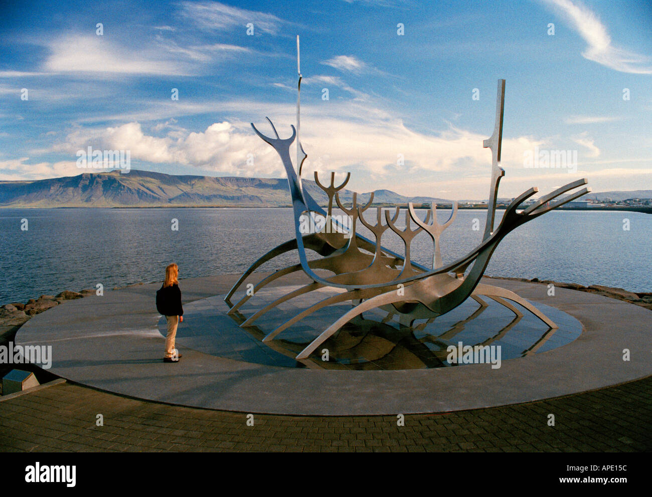 L'Islanda, Reykjavik, Viking Ship lungo la scultura Foto Stock
