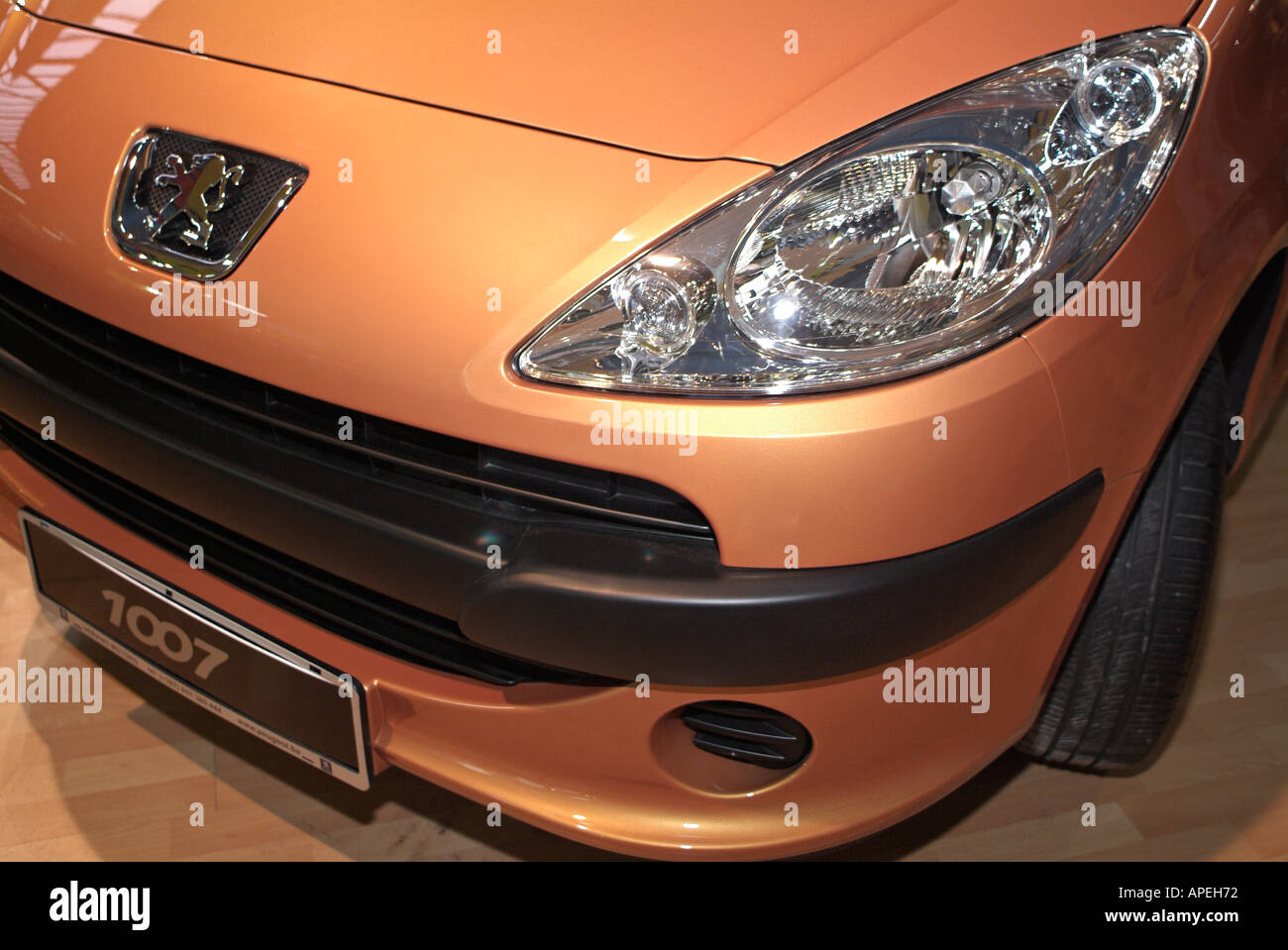 Peugeot 1007, Close Up del faro anteriore. Foto Stock