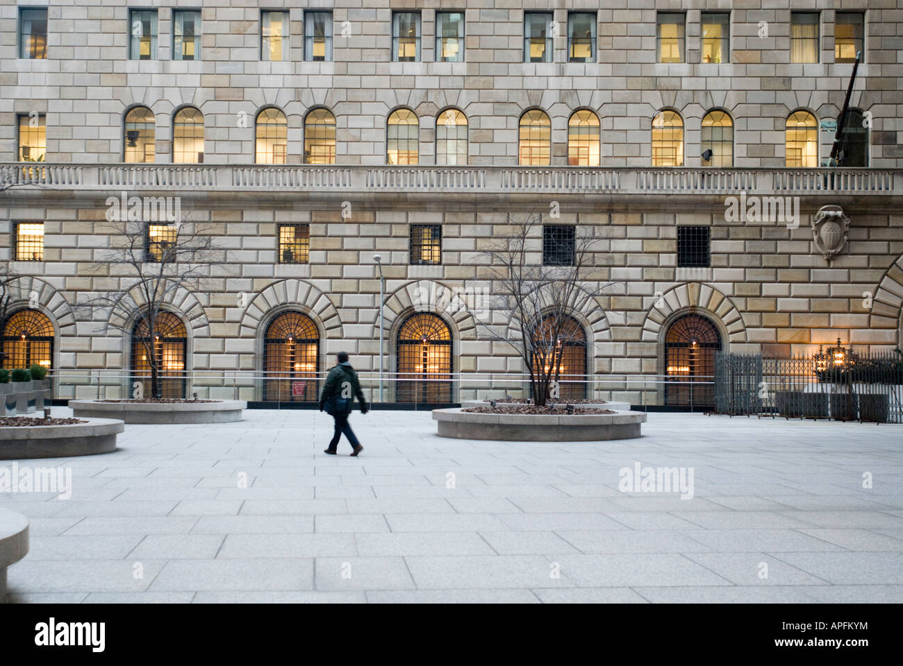 La Federal Reserve Bank di New York sulla costruzione Liberty Street in Manhattan inferiore Foto Stock