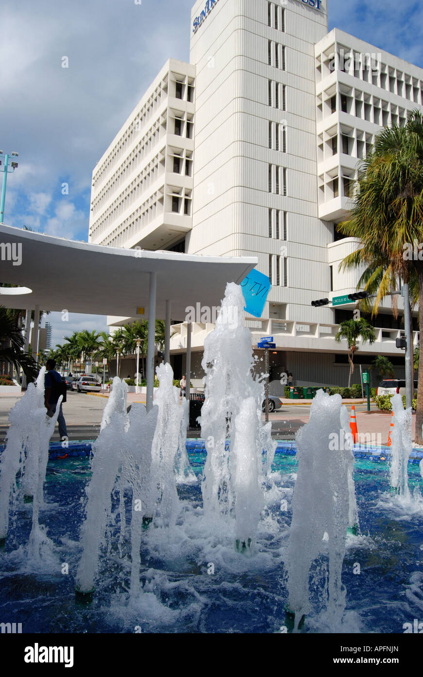 Fontane su Lincoln Road, Miami Beach, Stati Uniti d'America Foto Stock