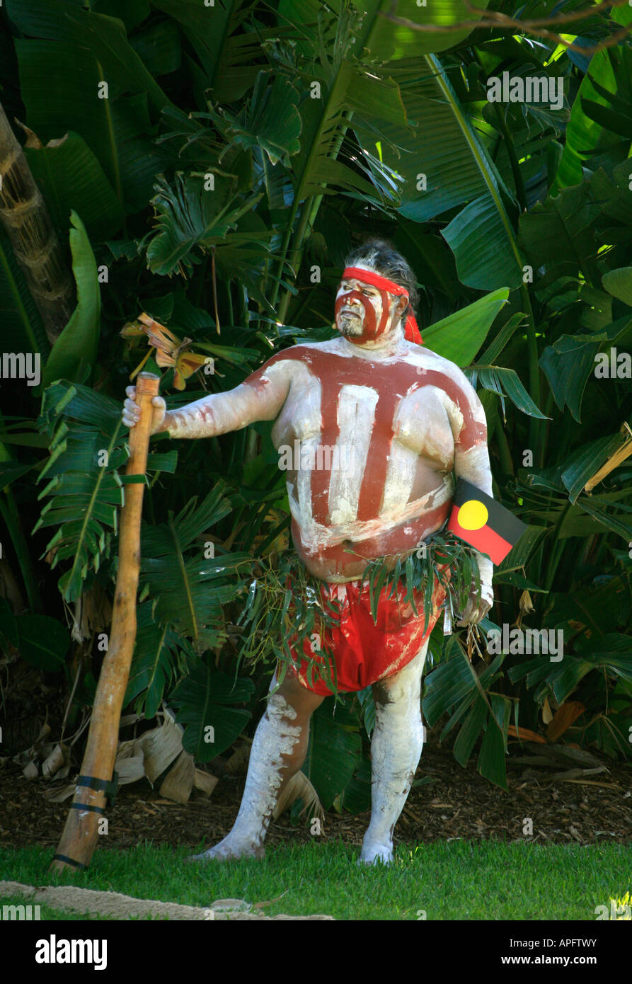 Danzatori Aborigeni eseguire in Australia a Farm cove a Sydney's Botanic Gardens Foto Stock