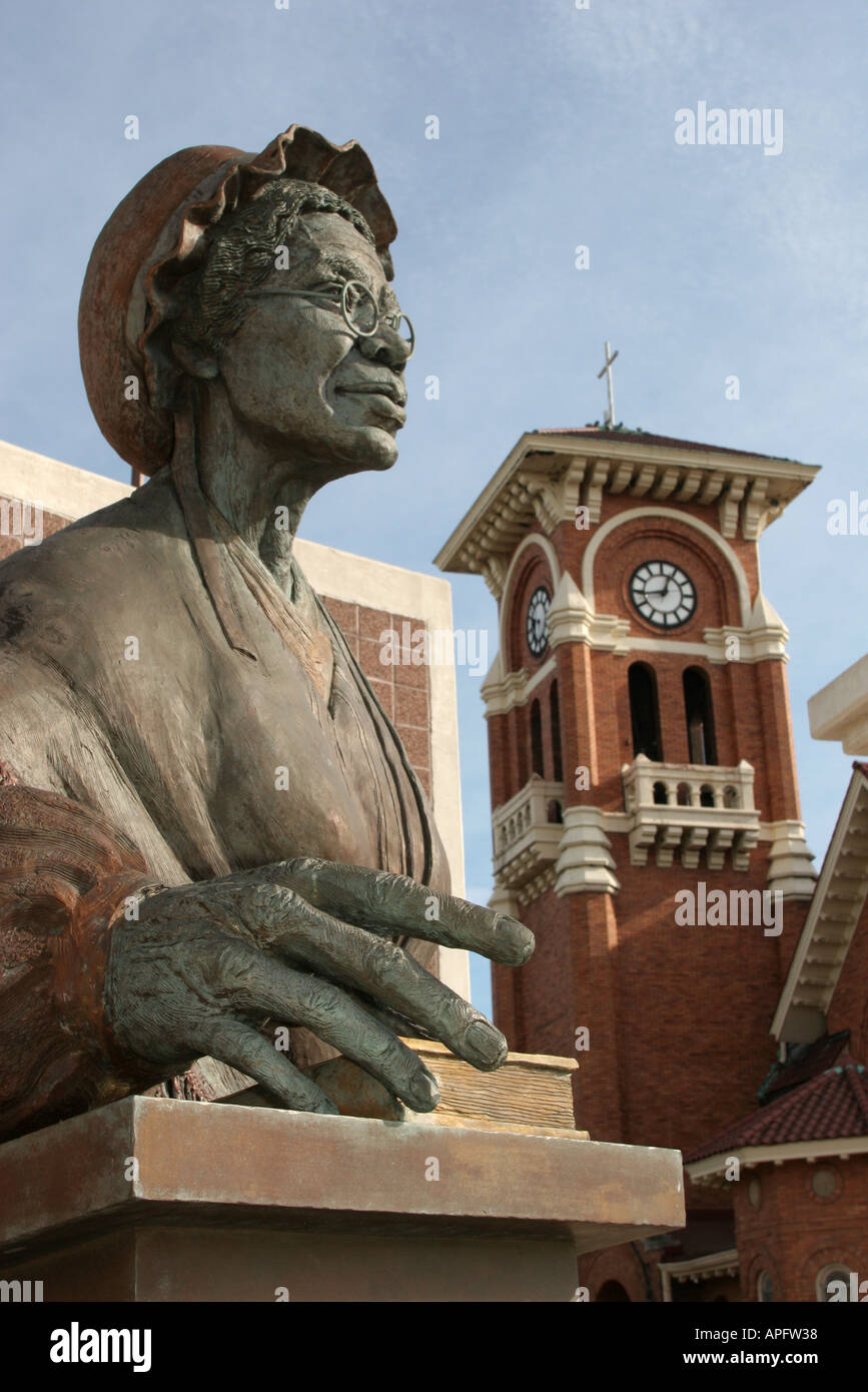 Michigan,MI,Mich,Battle Creek,Sourjourner Truth,donna femminile,ex schiavo,riformatore sociale,Storia Nera,statua,arte pubblica,memoriale,memoriale,MI05102004 Foto Stock