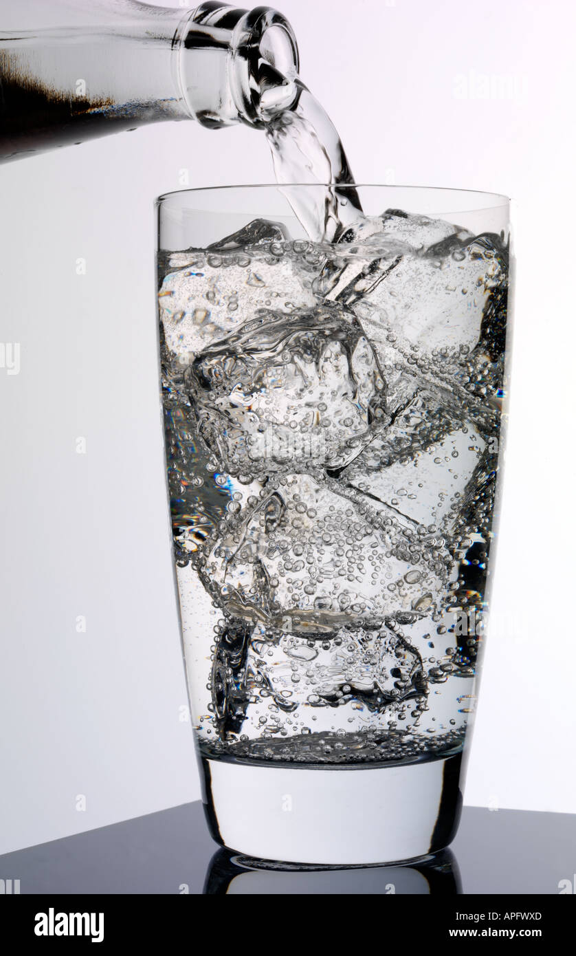 Bicchiere di Indian tonic acqua Foto Stock