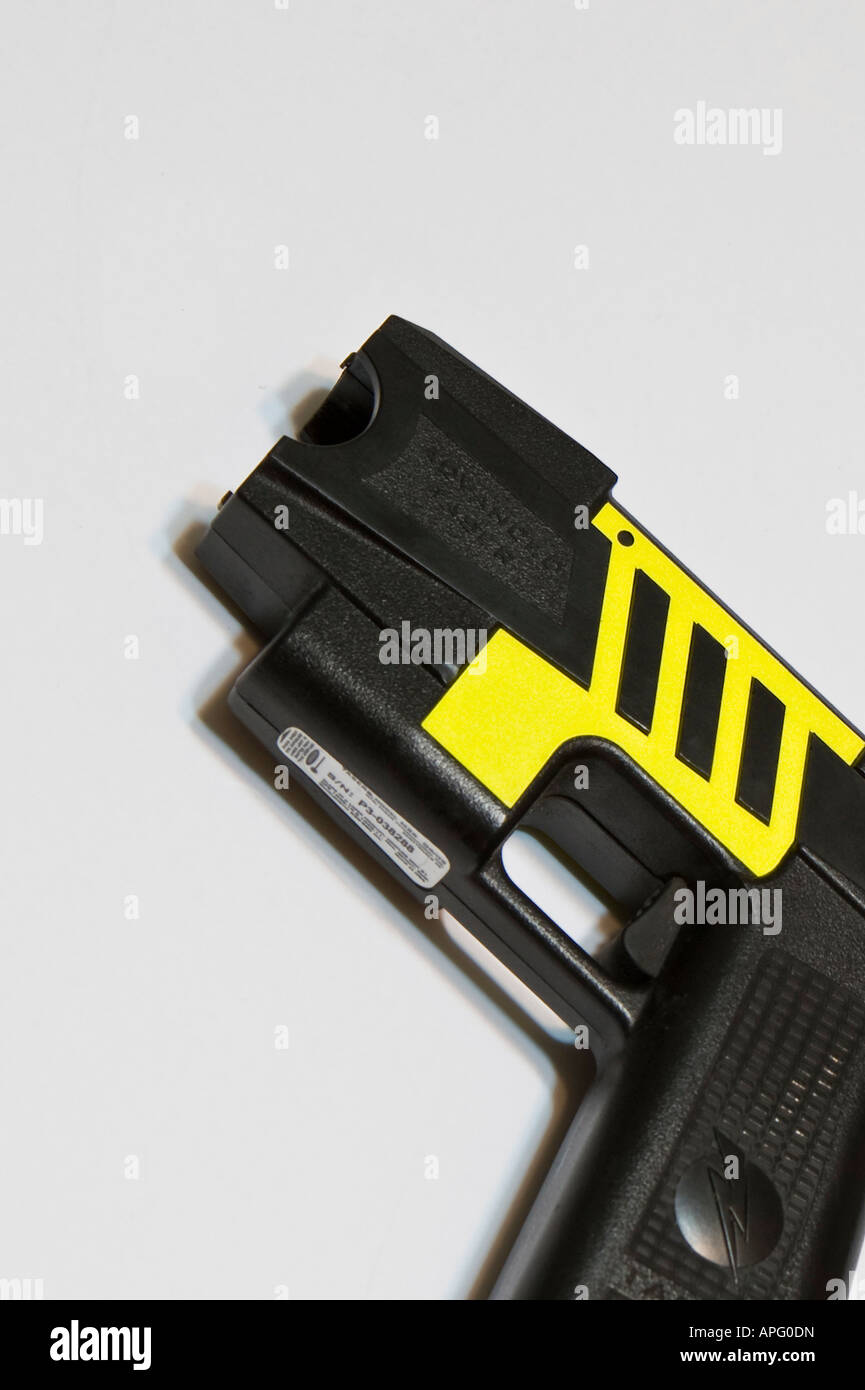 Uso non letale della polizia di forza Standard Issue Taser Electric Stun Gun Foto Stock