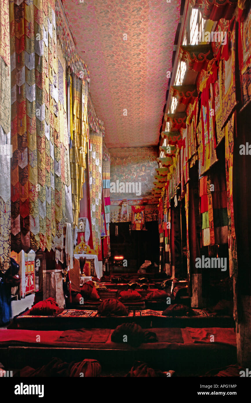 ASSEMBLY HALL all'interno di SAMYE UTSE il tempio principale di SAMYE TIBET S primo monastero buddista costruito nel 770 IL TIBET Foto Stock