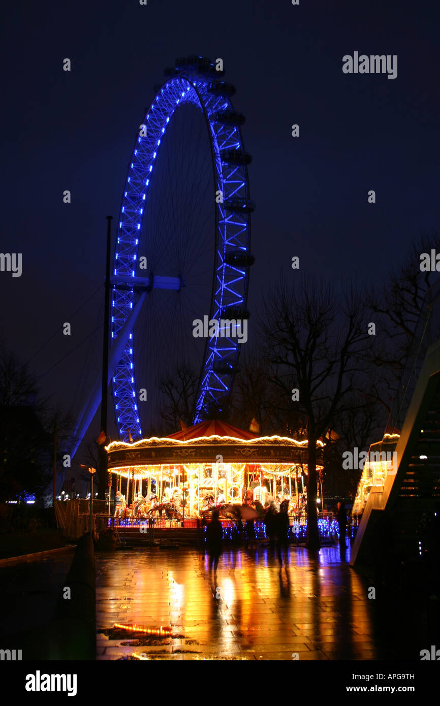 London eye at night shot sulla banca del sud di notte Foto Stock