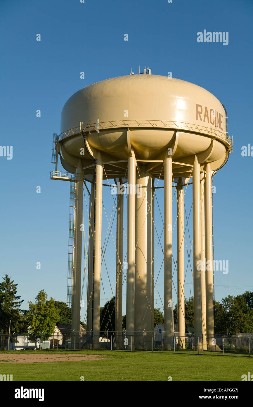 WISCONSIN Racine Water Tower con il nome della città dipinta Foto Stock
