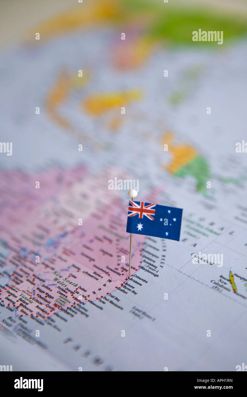 Bandiera perno posto sulla mappa del mondo in Brisbane Australia Foto Stock