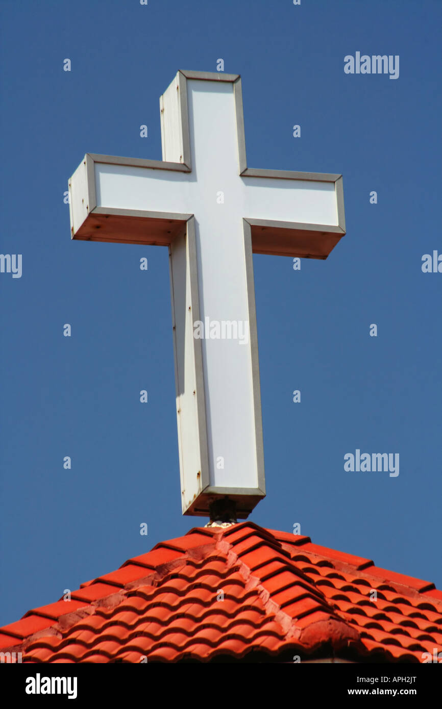 Croce sulla parte superiore della Chiesa dal mare Madeira Beach Florida Foto Stock