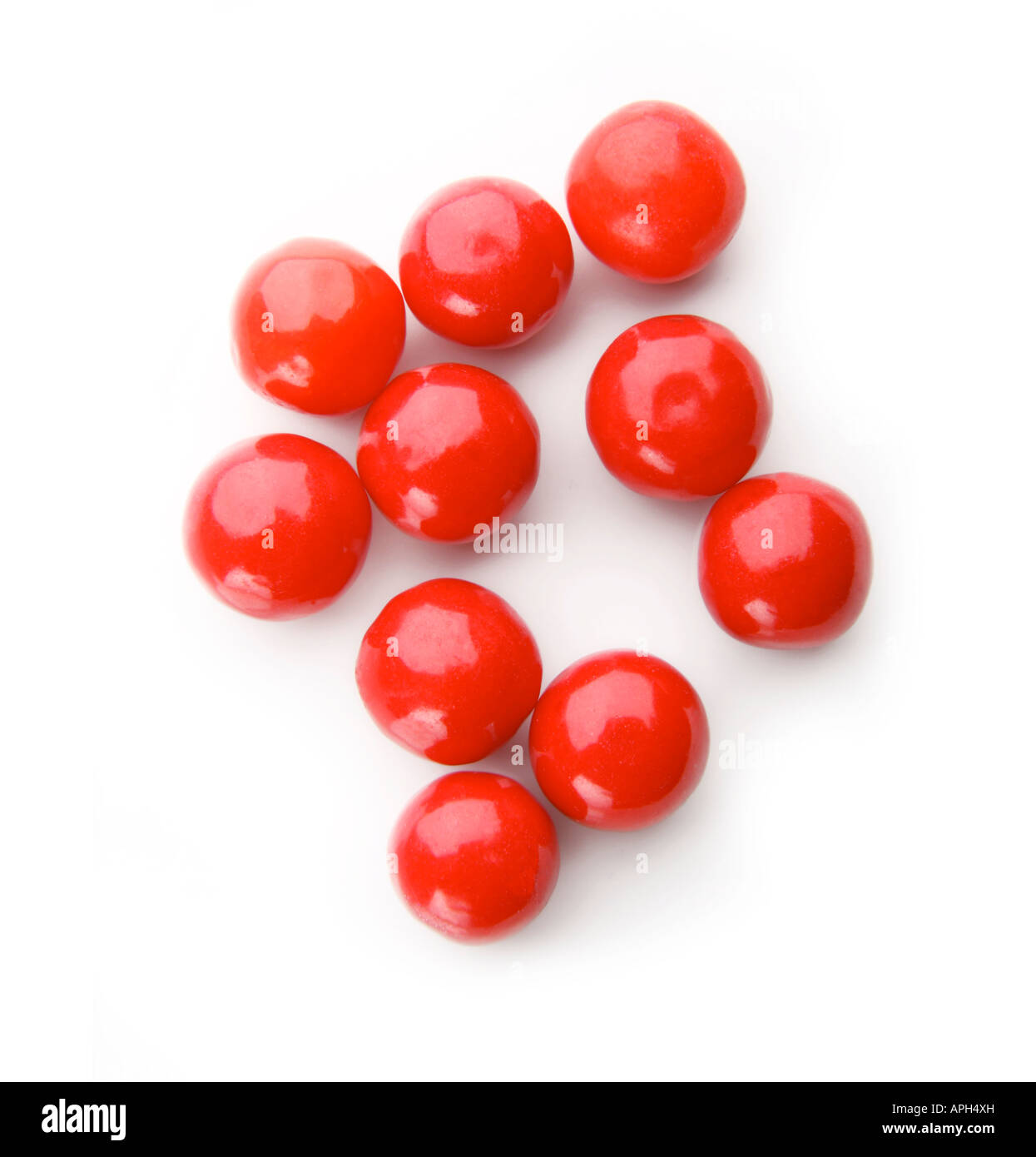 Red bubble gum sfere isolato su bianco Foto Stock