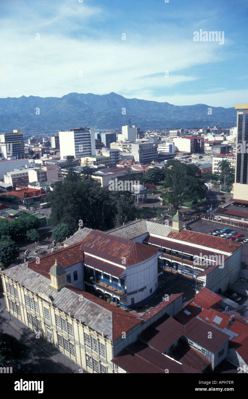 Skylineof San José mostra tegole rosse di tetti, San Jose, Costa Rica Foto Stock