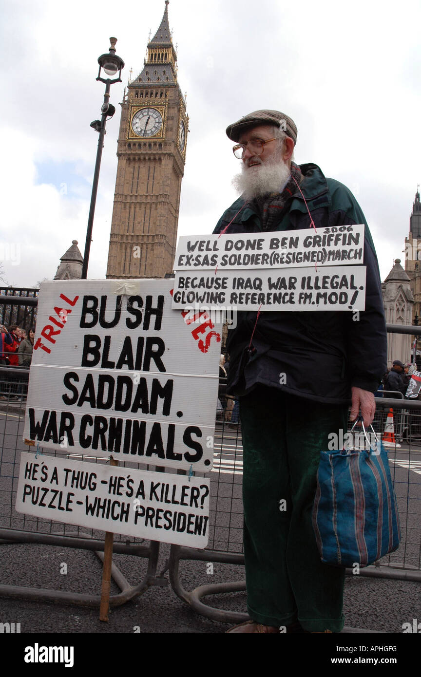 Uomo più anziano a fermare la guerra in Iraq Demo. Foto Stock