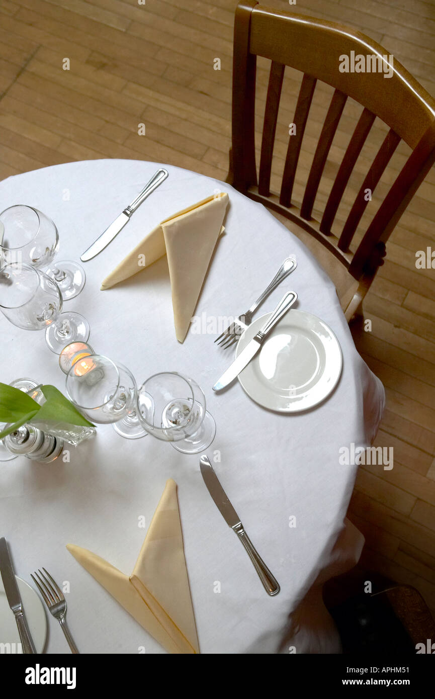 Pic da Edward Moss un ristorante tavola è prevista pronte per la Diners Foto Stock