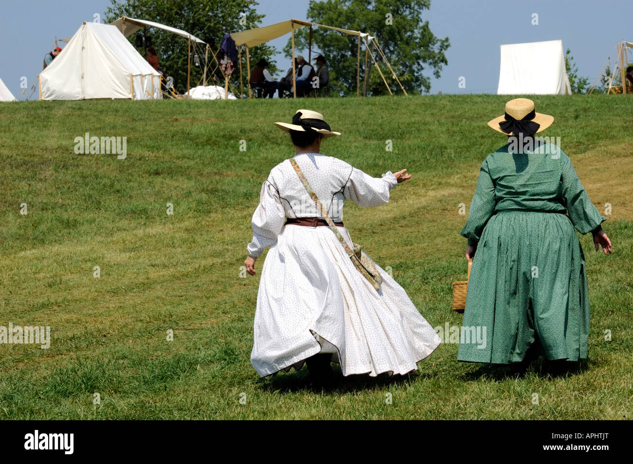 Le donne nel periodo vestito alla guerra civile Battaglia di Richmond Kentucky Foto Stock