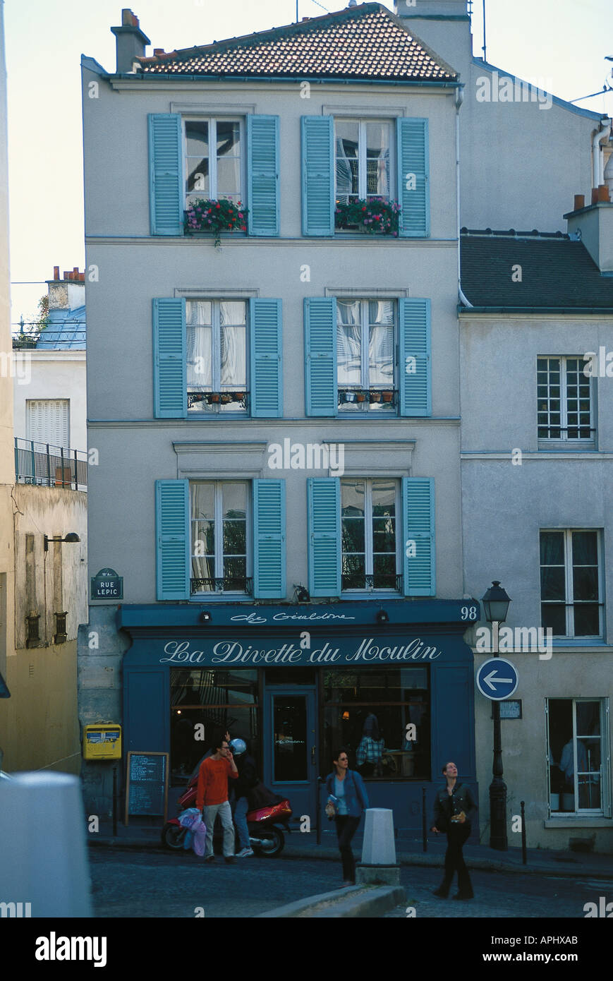 La Divette du Moulin cafe su Rue Lepic Montmartre in Parigi Francia Foto Stock