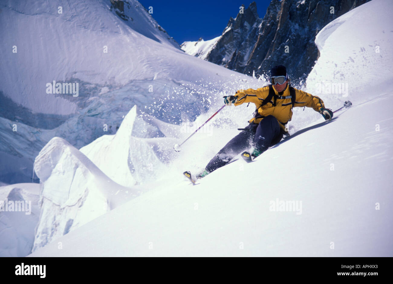 Sciatore Tim Dobbins sulle pendici su Grand Envers de Plan Chamonix Francia Foto Stock
