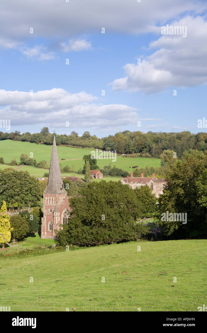 Santa Maria Vergine Chiesa e Flaxley Abbey a Flaxley nella Foresta di Dean vicino Cinderford, Gloucestershire Foto Stock