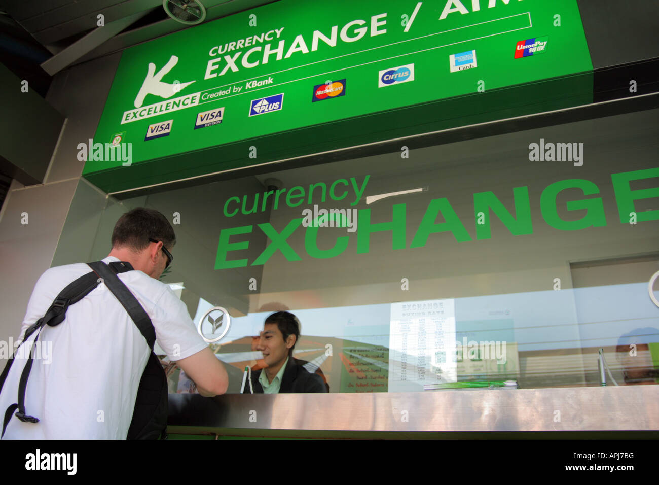 Il cambio di valuta in 'Il Mercato del fine settimana di Chatuchak Bangkok Tailandia " Foto Stock