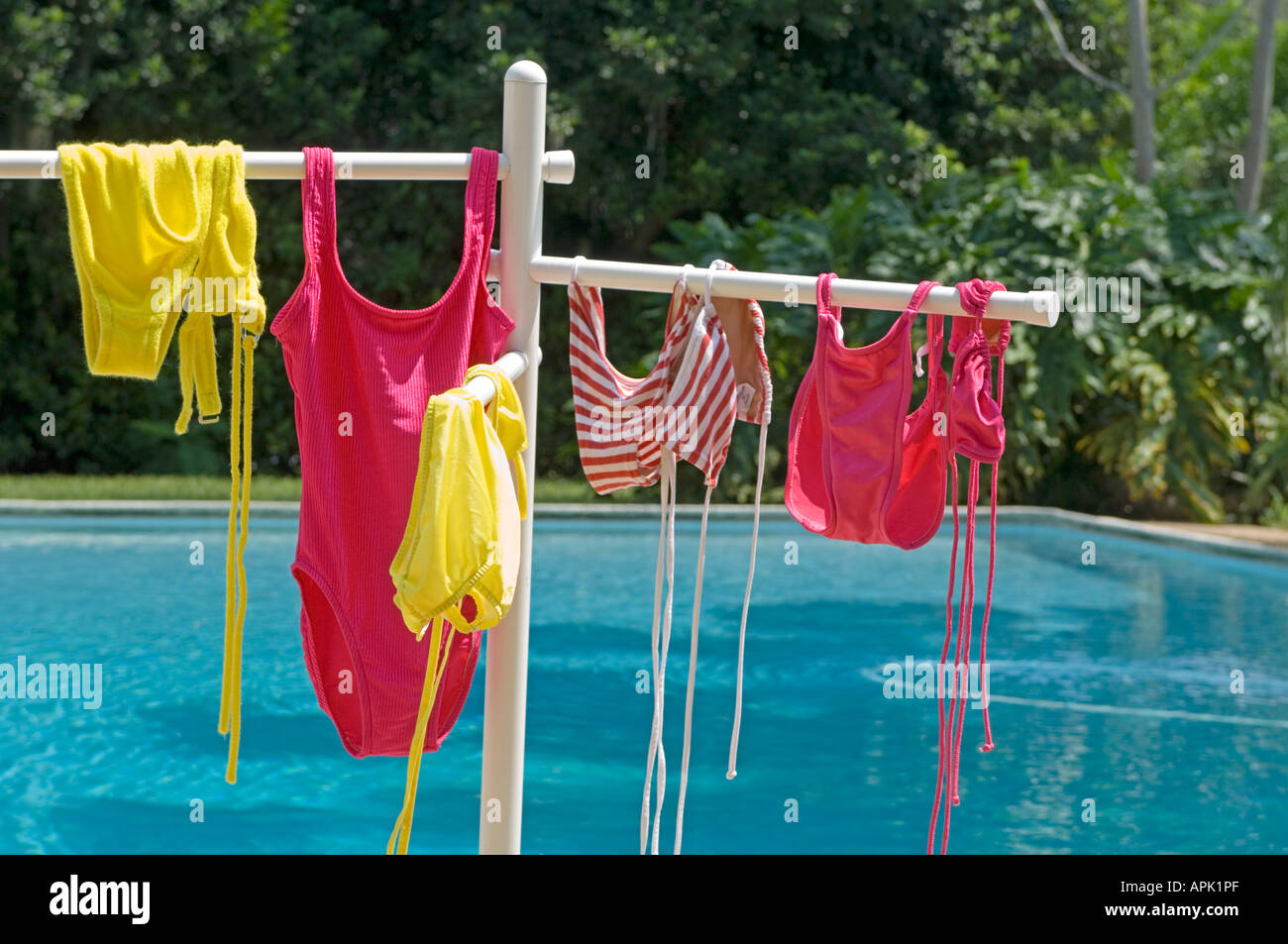 Female swim suits immagini e fotografie stock ad alta risoluzione - Alamy