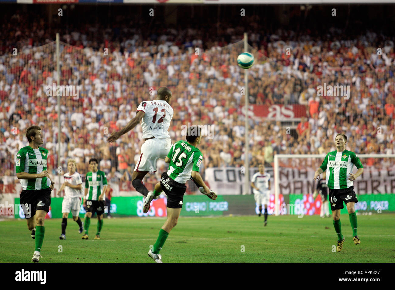 Azione dell'antenna nel calcio Foto Stock