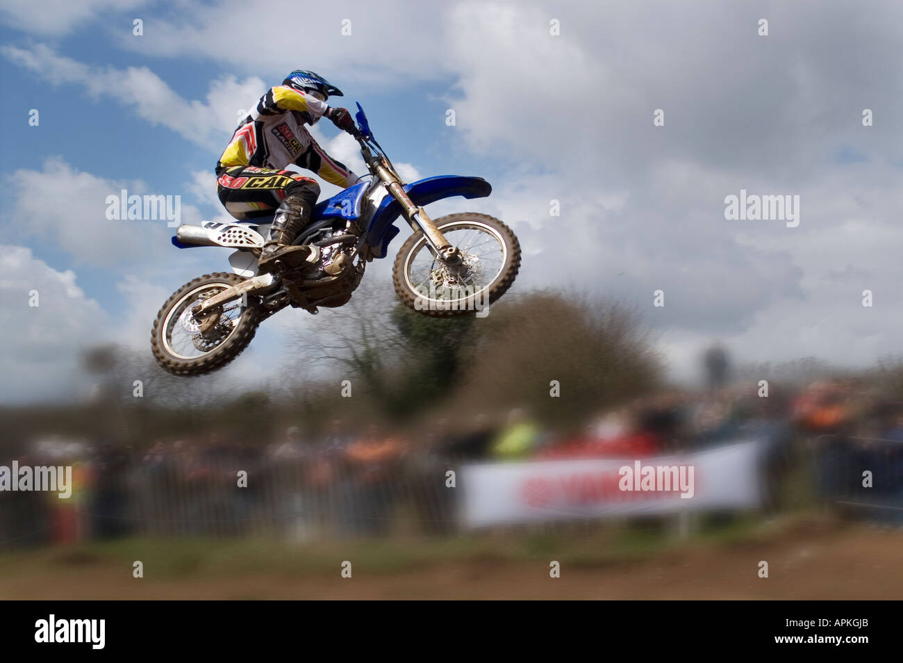 Volando sopra la parte superiore, azione di Motocross Foto Stock