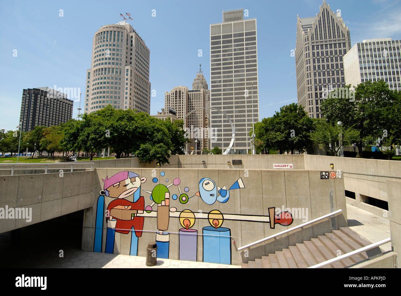 Downtown Detroit Michigan come vista da Hart Plaza che simboleggiano il Michigan manodopera s Legacy elevarsi al di sopra del punto di riferimento Foto Stock