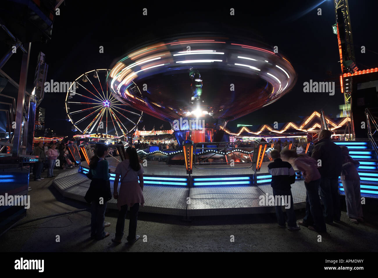 Ai clienti di godere le emozioni di Hull fiera del divertimento di Kingston upon Hull East Yorkshire Regno Unito Foto Stock