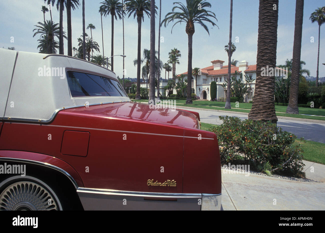 Vecchia Cadillac a Foothill Drive a Beverly Hills Los Angeles California USA Foto Stock