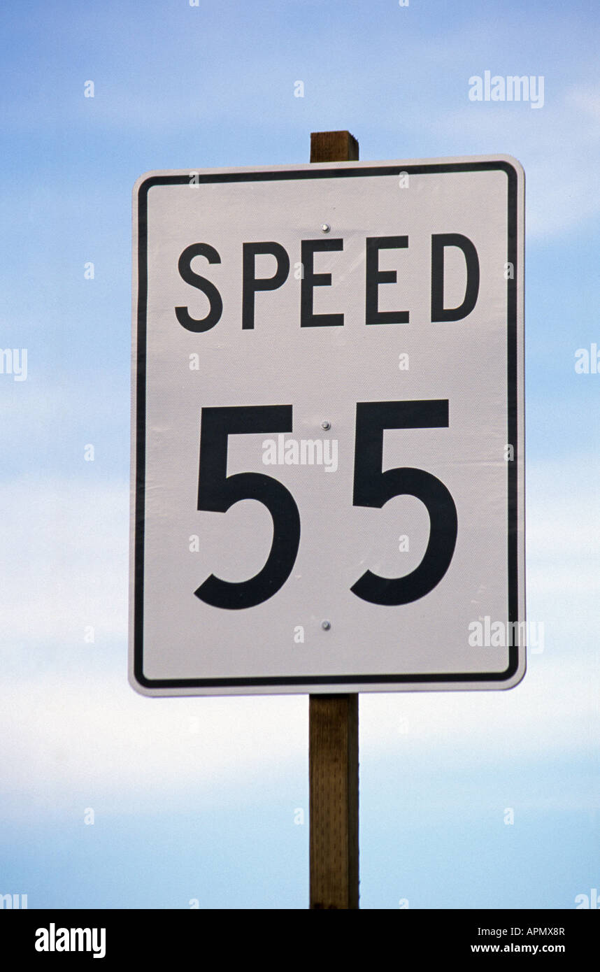 A 55 miglia orarie segnale di limite di velocità in autostrada Foto Stock