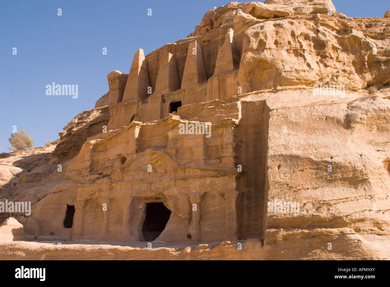 Tomba di obelischi e Bab El Siq triclinio, Petra, Giordania Foto Stock