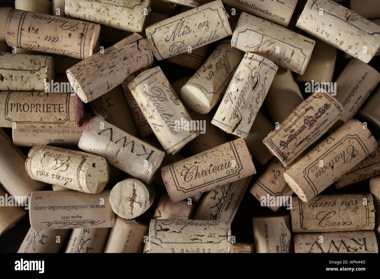 Utilizzate i tappi di sughero da bottiglie di vino Foto Stock