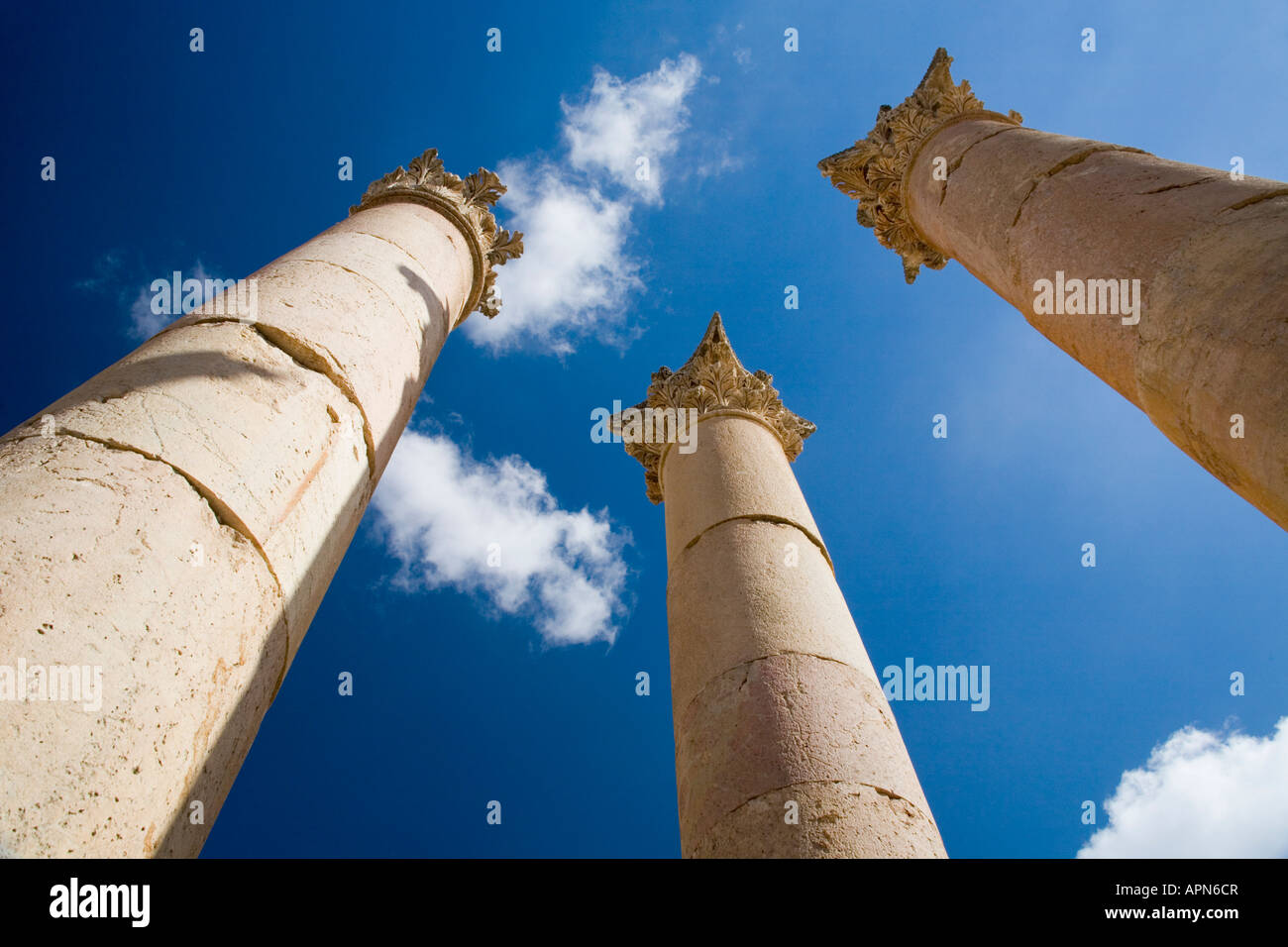 Colonne corinzie, Tempio di Artemide, Jerash, Giordania Foto Stock