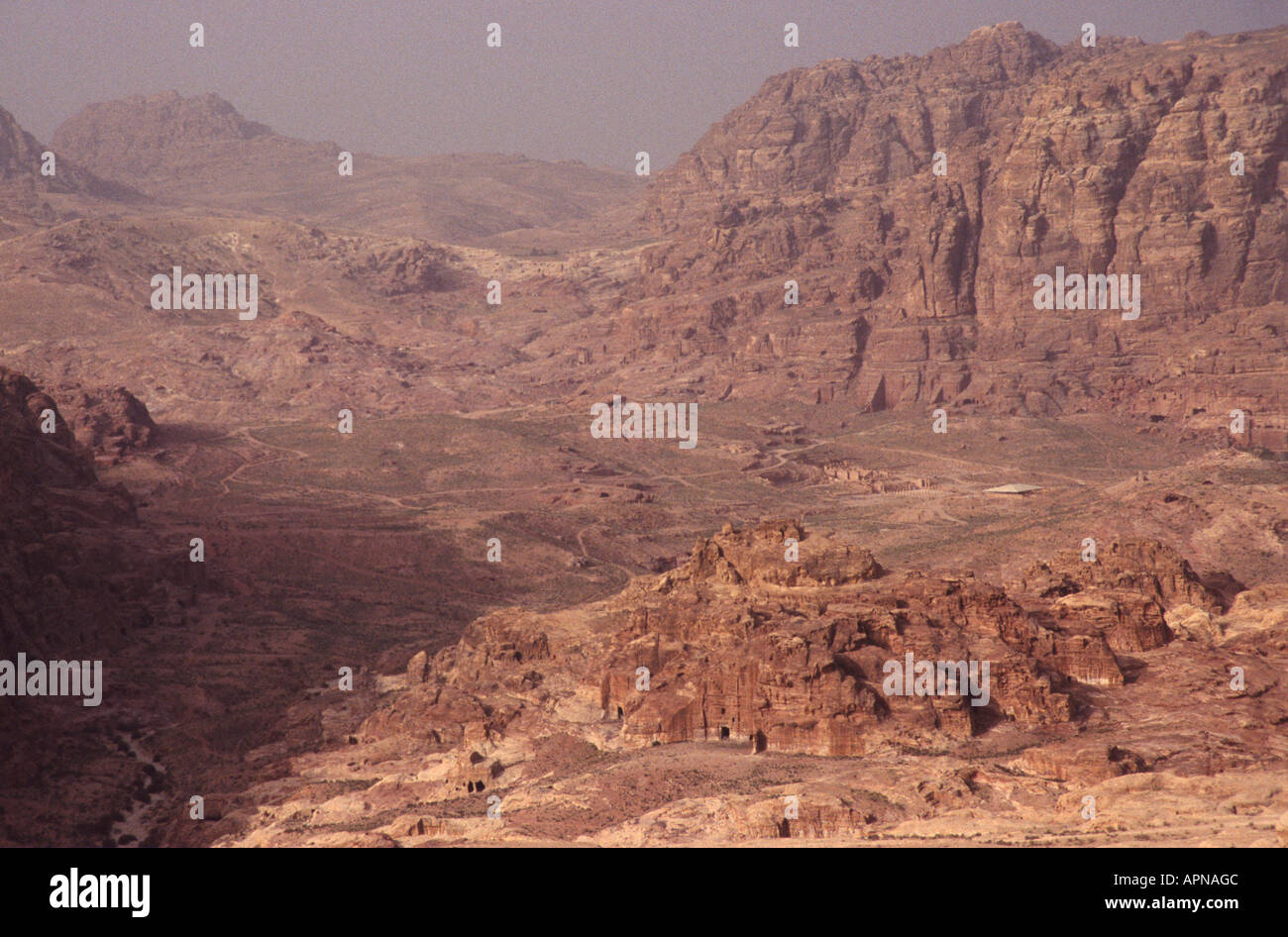 La Giordania la vista del deserto e antica città di Petra Foto Stock