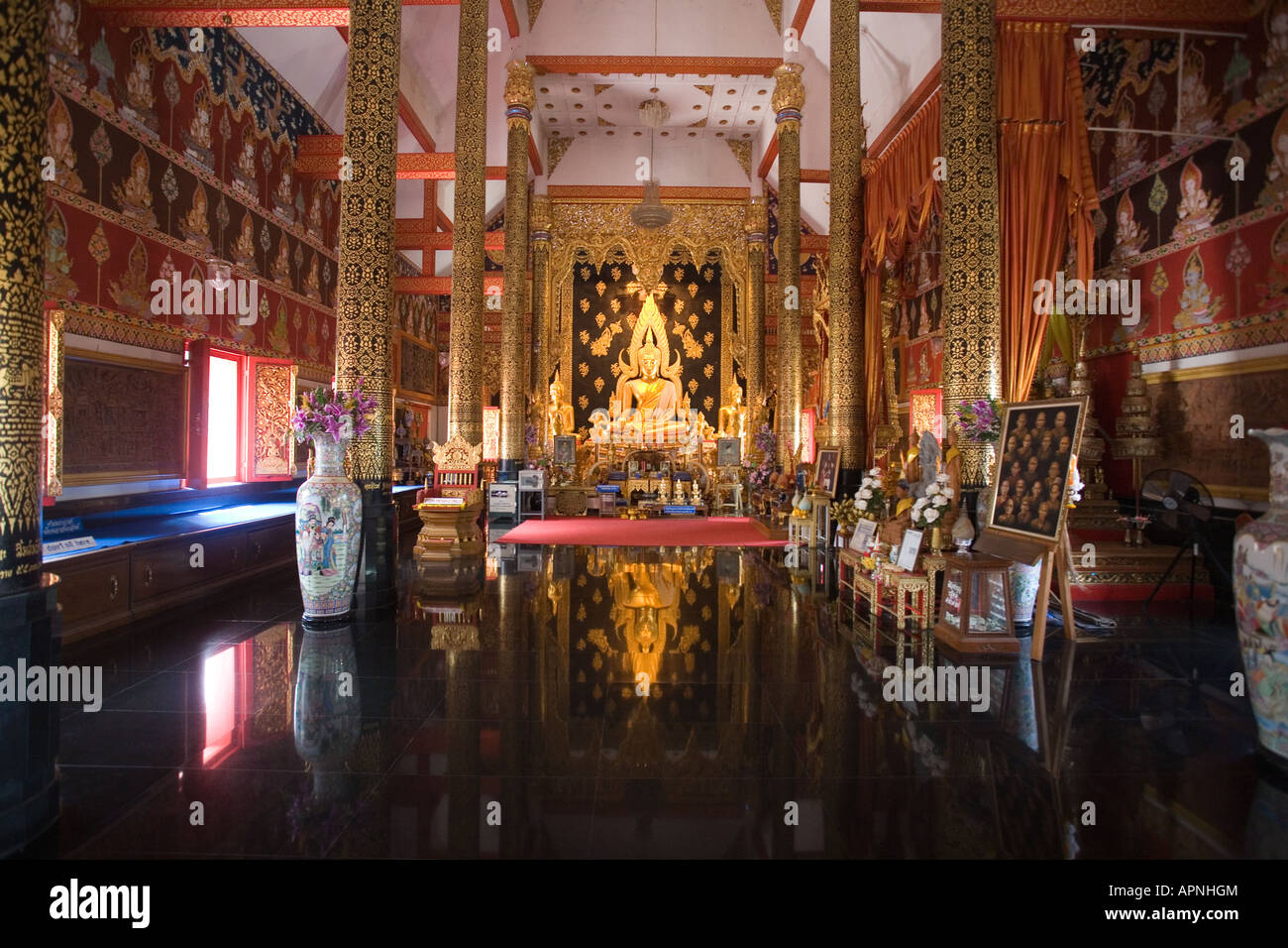 Santuario buddista della Thailandia, golden Buddha Foto Stock