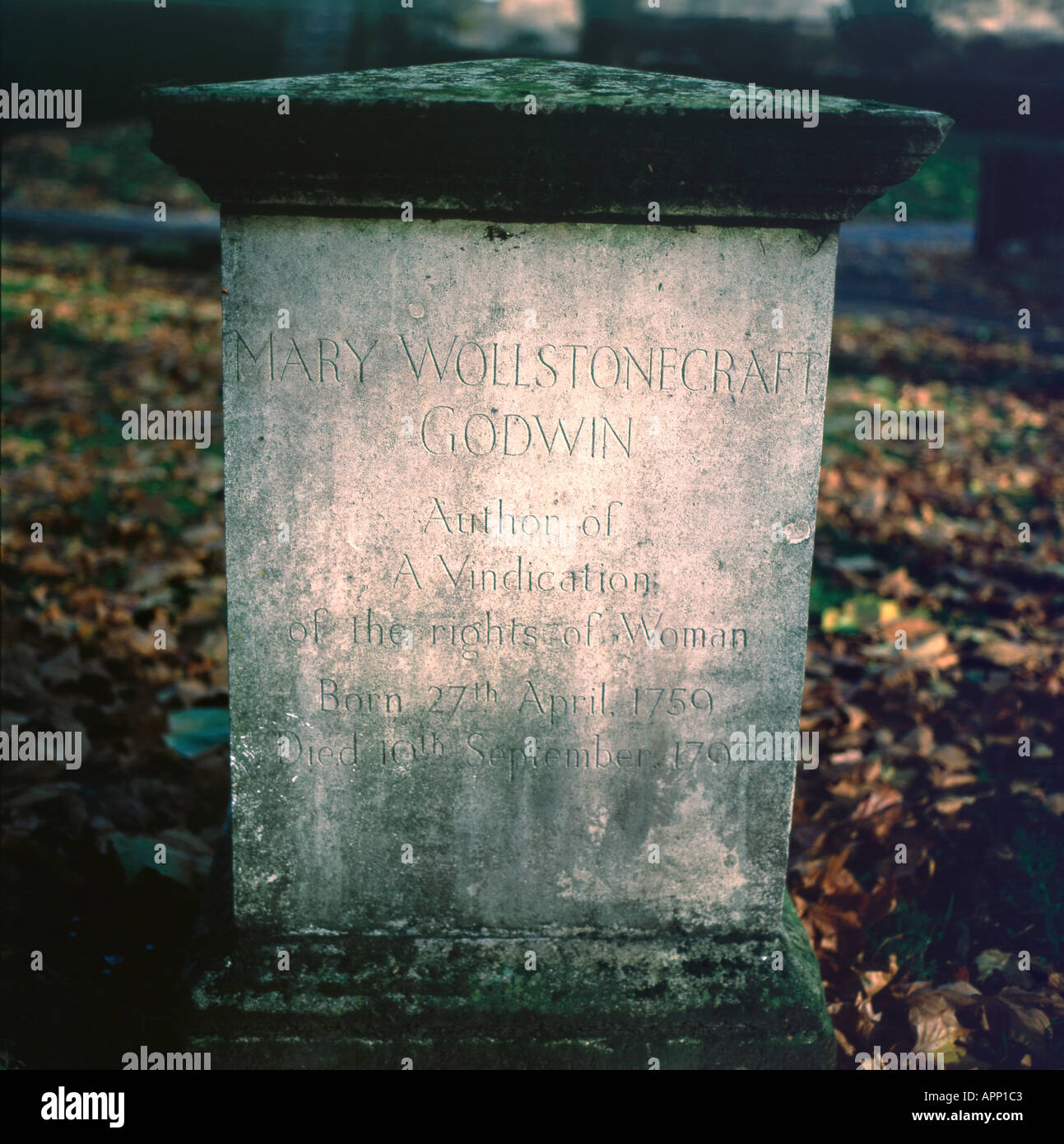 Mary Wollstonecraft xviii secolo lastra tombale a St Pancras giardini (Vecchio Saint Pancras sagrato) Somerstown Londra UK KATHY DEWITT Foto Stock
