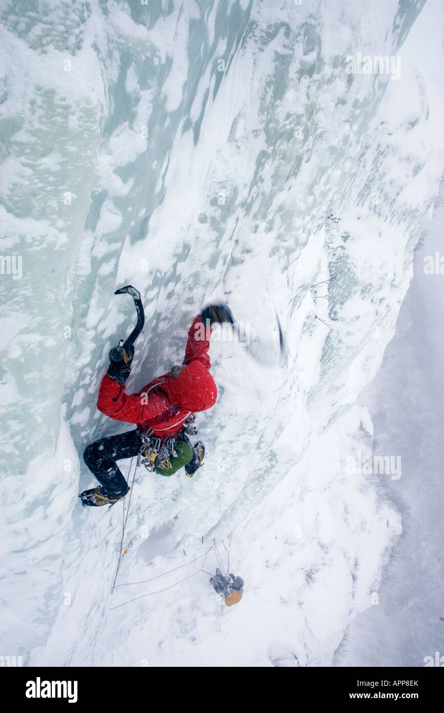 Ryan Stefiuk conduce una WI5 flusso sul colpo Me Down montagna vicino a francese s Cove in Terranova Foto Stock